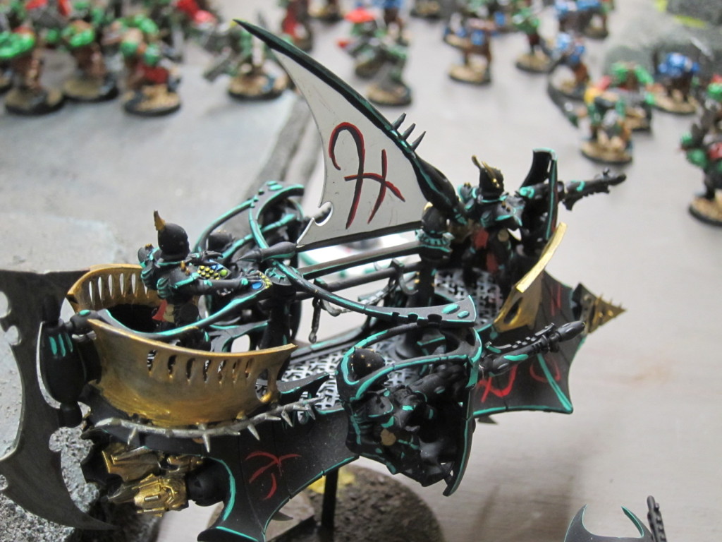 Dark Eldar swoop in from the skies.